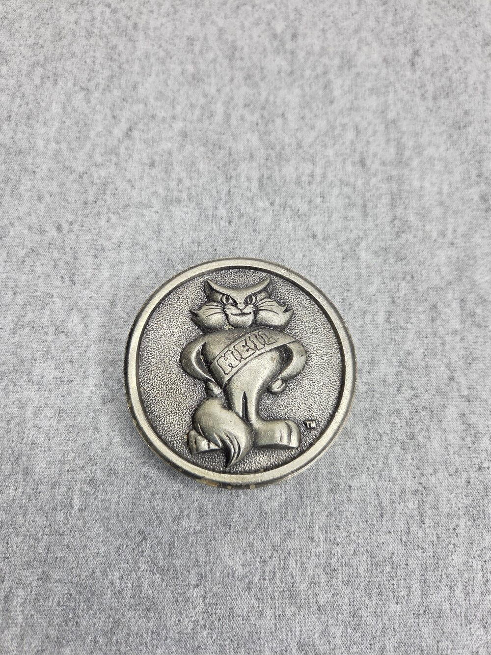 Heil Manufacturing Co. Belt Buckle 1980 Kinart Model Shop Pewter Cat Mascot Rare